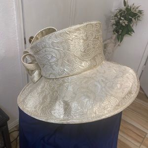 Cloth lady church hat with bow